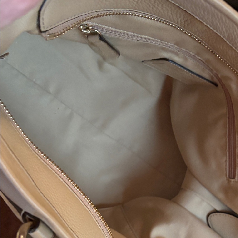 Chicago Coach Ellis Beige Leather Tote with Gold Hardware and Decorative Scarf - Picture 12 of 15